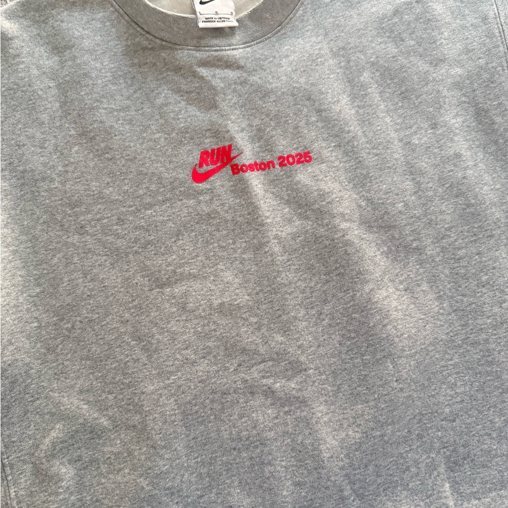 Nike Boston ‘25 Sweatshirt (Boston Marathon limited edition release) - Unisex - Picture 6 of 7